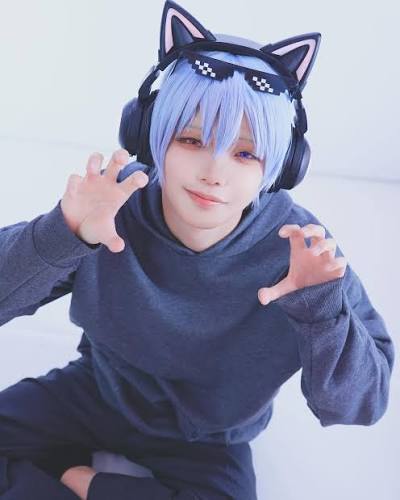 4年越しのリベンジマッチ🕶 「アイコンと中身違いすぎるからガチコスプレして同一人物になろう」 という企画が4年ぶりにリメイクされました🪞🪄︎︎  コスプレイヤーの桃川きららさんに協力していただきついに”えるにーにょ”になることが出来ました🥹 きららさんのコスプレ ...